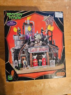 Halloween Lemax Spooky Town Last Ditch Gas & Salvage