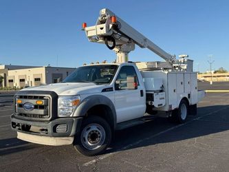 2012 Ford F550 Super Duty Regular Cab & Chassis