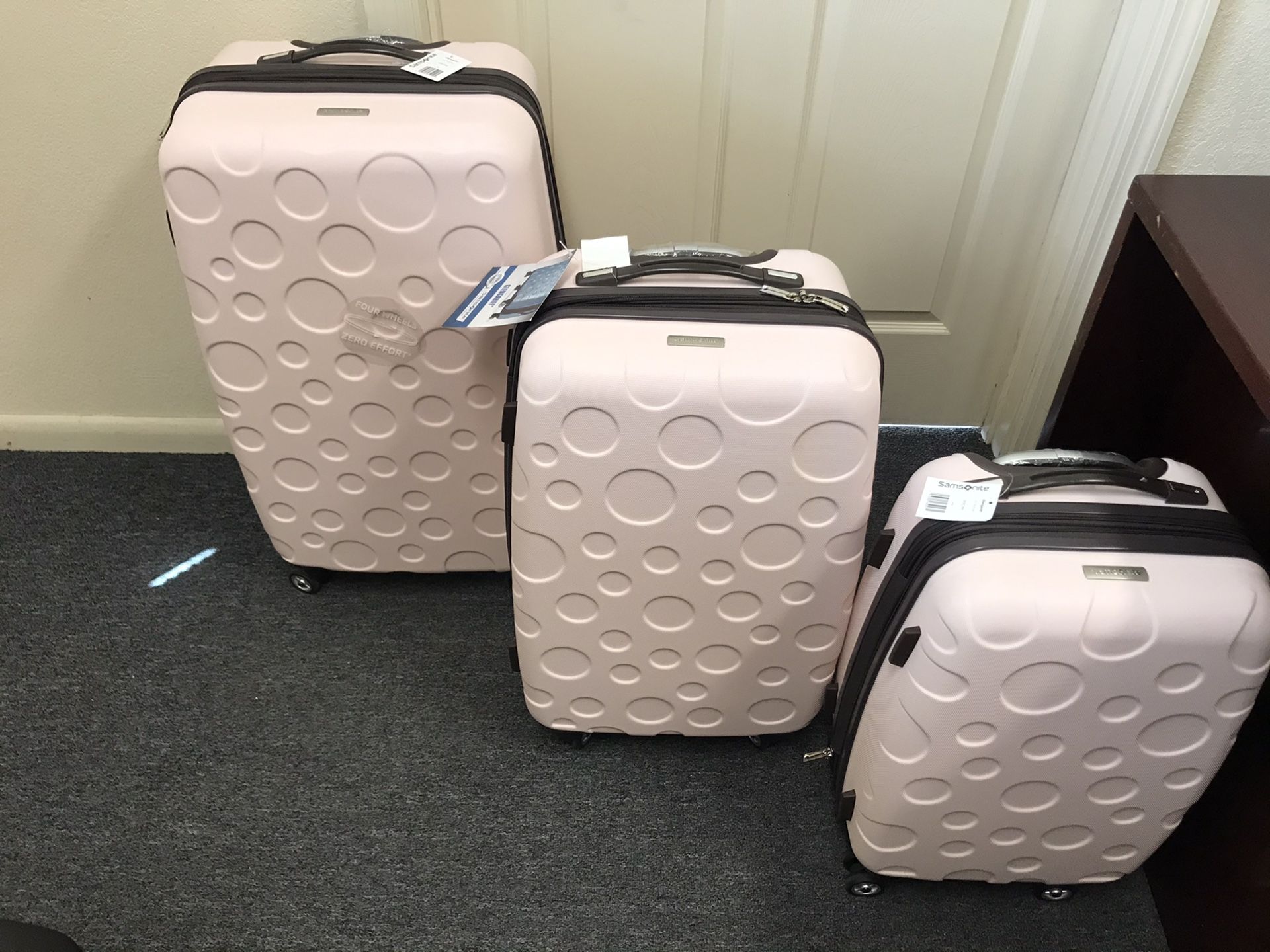 Samsonite Glengariff Spinner Luggage 3 piece Set for Sale in Fort  Lauderdale, FL - OfferUp