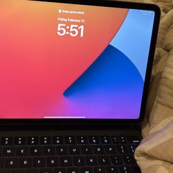 iPad Pro With Apple Keyboard 