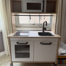 Play Kitchen