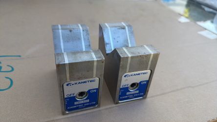 Kanetec KMV-80D Magnetic V-block
