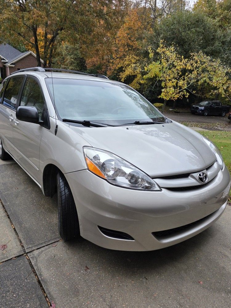 2008 Toyota Sienna