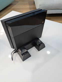 PS4 500GB with Console Stand/Fan Charging Station
