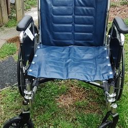 Wheel chair with legs