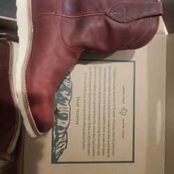 TACOVAS BOOTS  SIZE 10 NEW