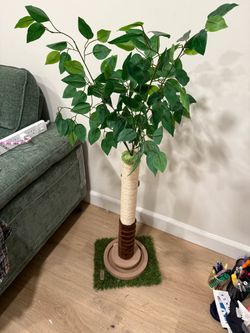 Cute Cat Scratching Tree with fake leaves