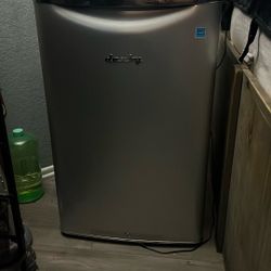 Mini Fridge Danby 