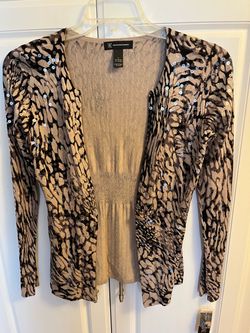 Vintage women’s  small leopard pattern top