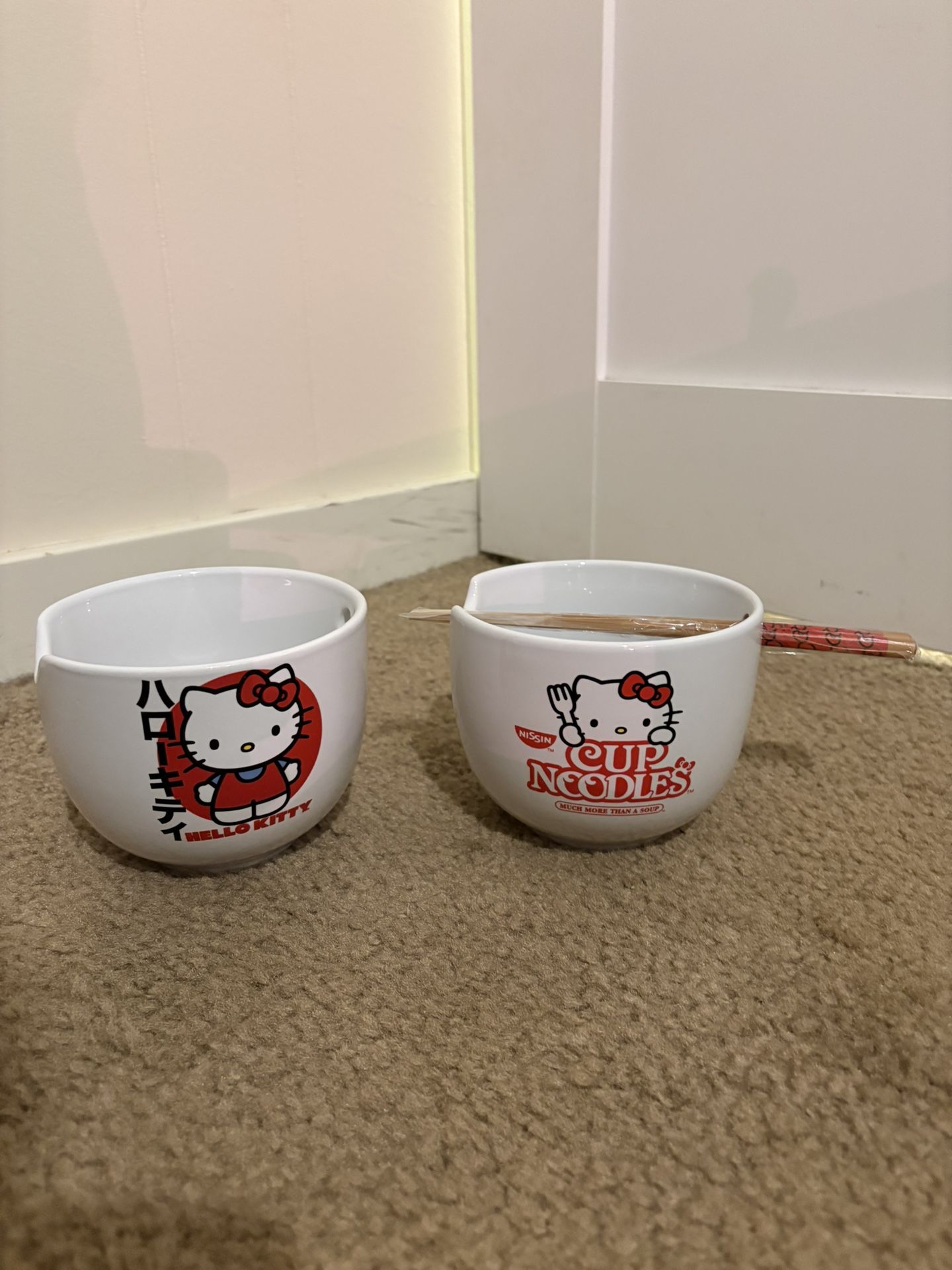 Hello Kitty Ramen Bowls