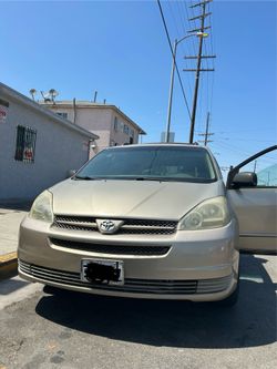 2004 Toyota Sienna