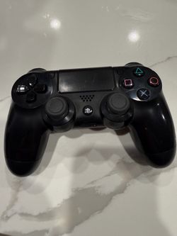 PS4 controller