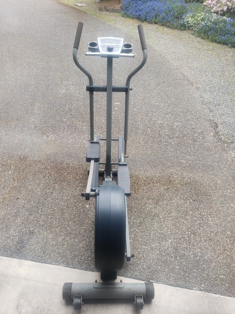 Nordic Track VGR 910 Elliptical Trainer