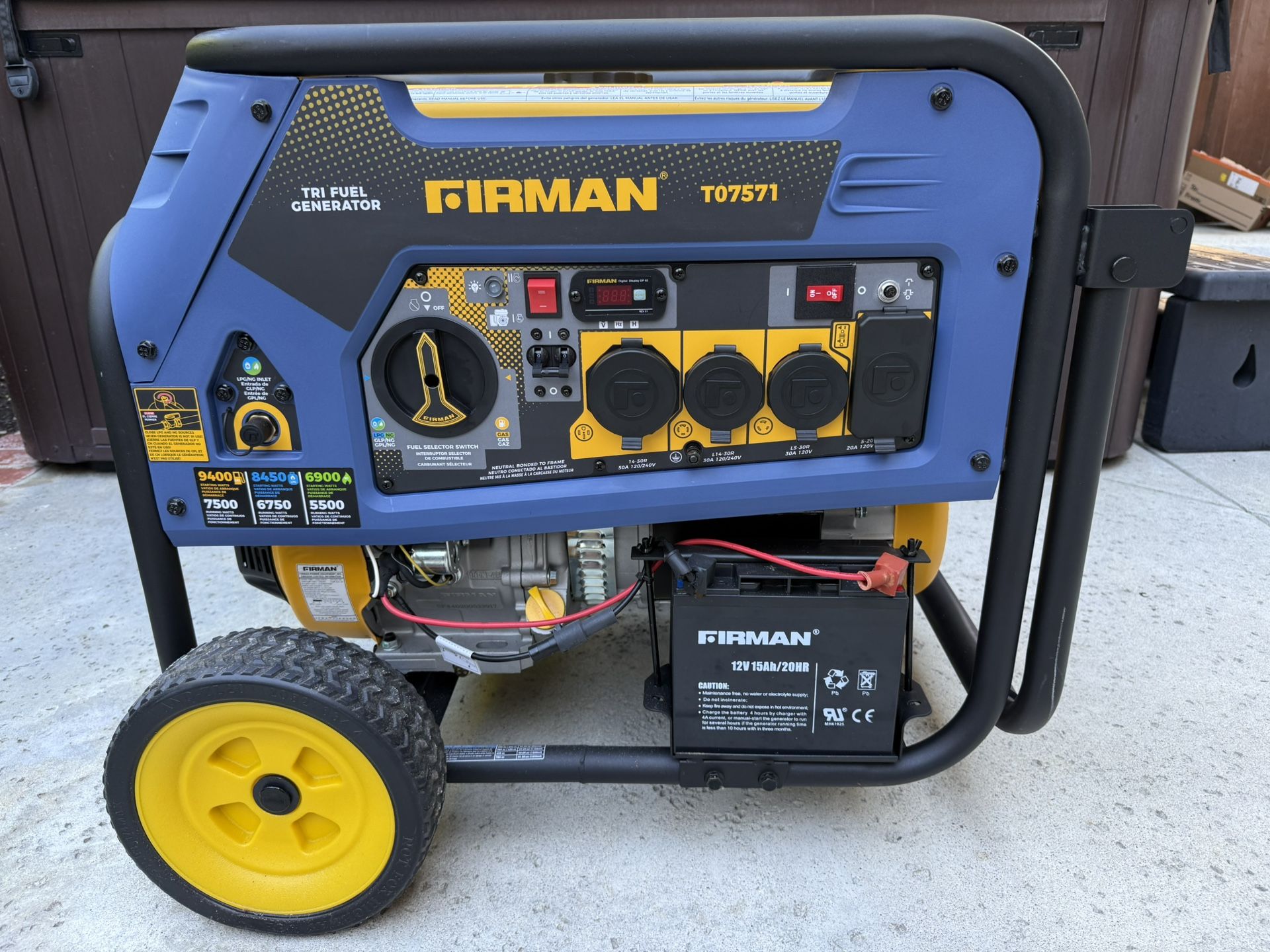 FIRMAN Tri Fuel Generator – LIKE NEW – Used Once – 9400W / 7500W
