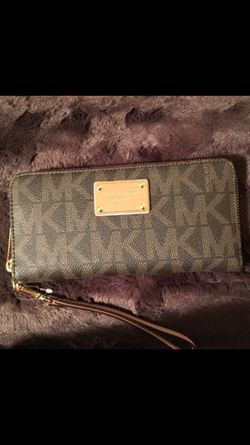Michael kors wallet