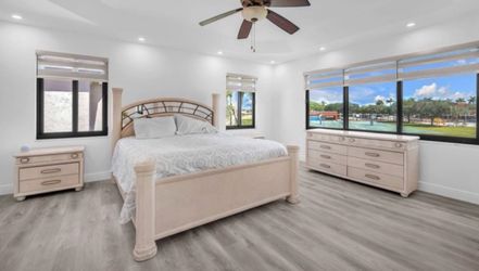 KING SIZE SOLID WOOD BEDROOM SET