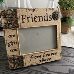 Beautiful Stone Like Resin Friends Are Gifts Picture Frame 4 x 6