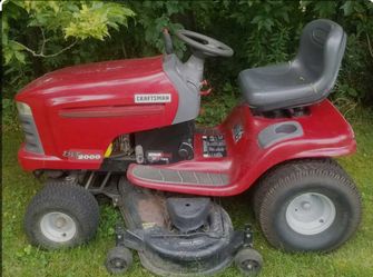 Sale For Parts: Lawn mower Craftsman DLT2000