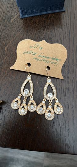 Vintage Monet dangling earrings