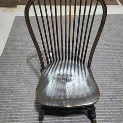 Cozy Medium-Sized Rocking Chair – Great Condition!