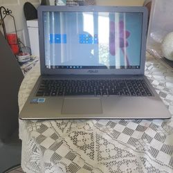 LAPTOP ASUS