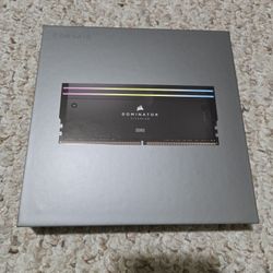 Corsair DOMINATOR TITANIUM RGB 32GB (2x16GB) DDR5 DRAM 6400MT/s CL32 Intel XMP Memory Kit — Black