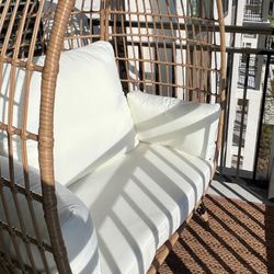 Wicker Egg Chair Outdoor/Indoor