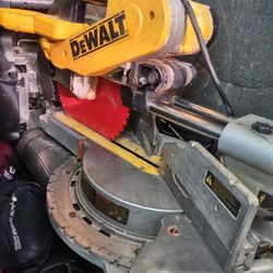 DeWalt  718 Saw Double Bevel Heavy Duty 