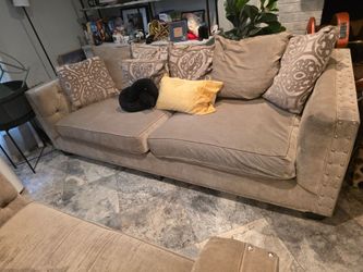 Beautiful oversized Cindy Crawford  sofa set