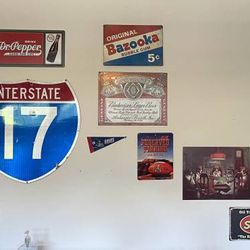 Lot Of 10 Garage Signs ( Pick Up Only)