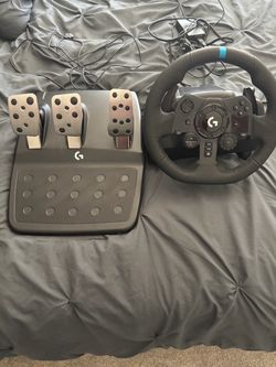 Logitech G923 TRUEFORCE Racing Wheel & Pedal Set