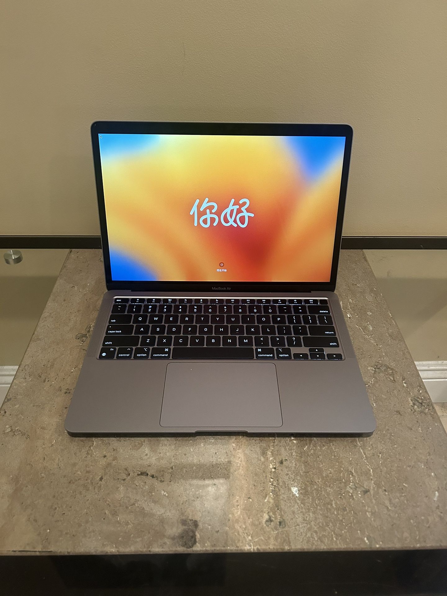 2020 MacBook Air M1, 8 GB 256 storage AppleCare plus