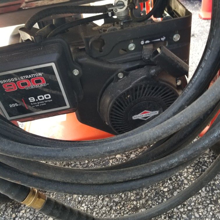 HUSQVARNA 3100 PSI GAS PRESSURE WASHER for Sale in Kings Park, NY OfferUp