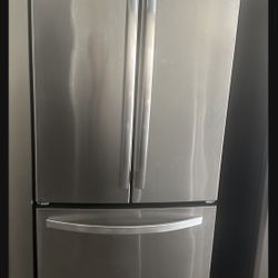 33 Wide Counterdepth Refrigerator 