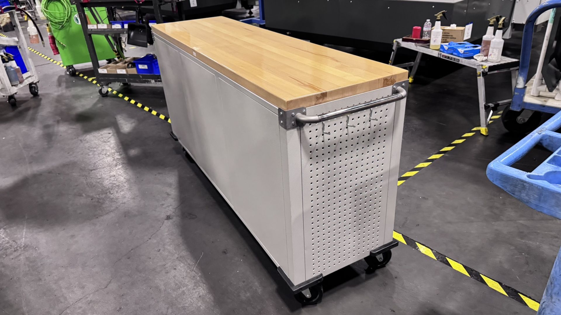 77" UltraHD® 11-Drawer Rolling Workbench