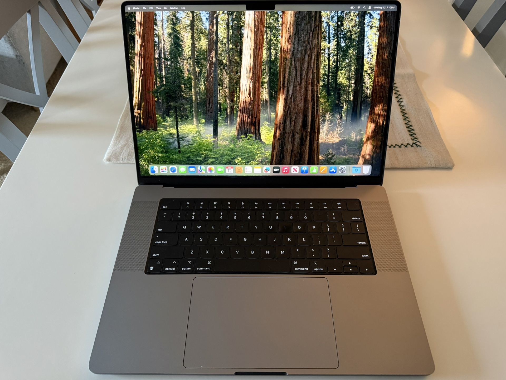 2021 MacBook Pro 16-inch (M1 Pro, 16GB Ram, 1TB SSD)