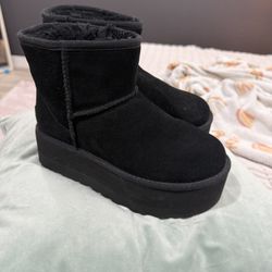 UGG Platform Mini