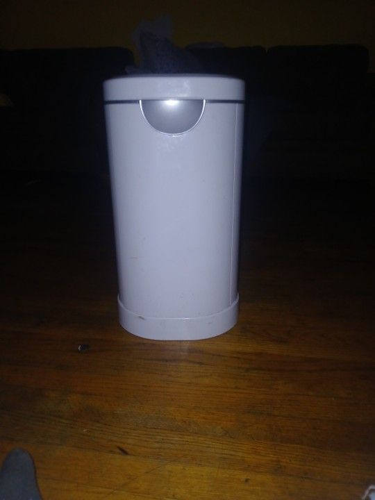 A Trash Bin For Diapers