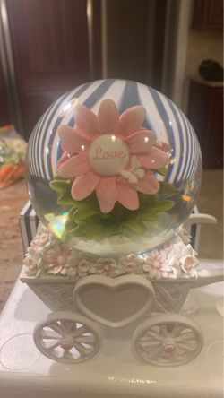 New in boxes flower cart WG SNOW GLOBE