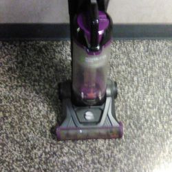 Bissell  Powerlifter Vacuum Cleaner / Like New