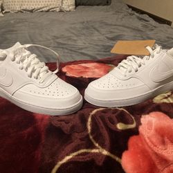 All White Nike aF1