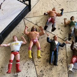 Nice vintage collection lot of old WWF Wrestling Action Figures WWE