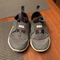 Toddler Nike Shoes Size 8C