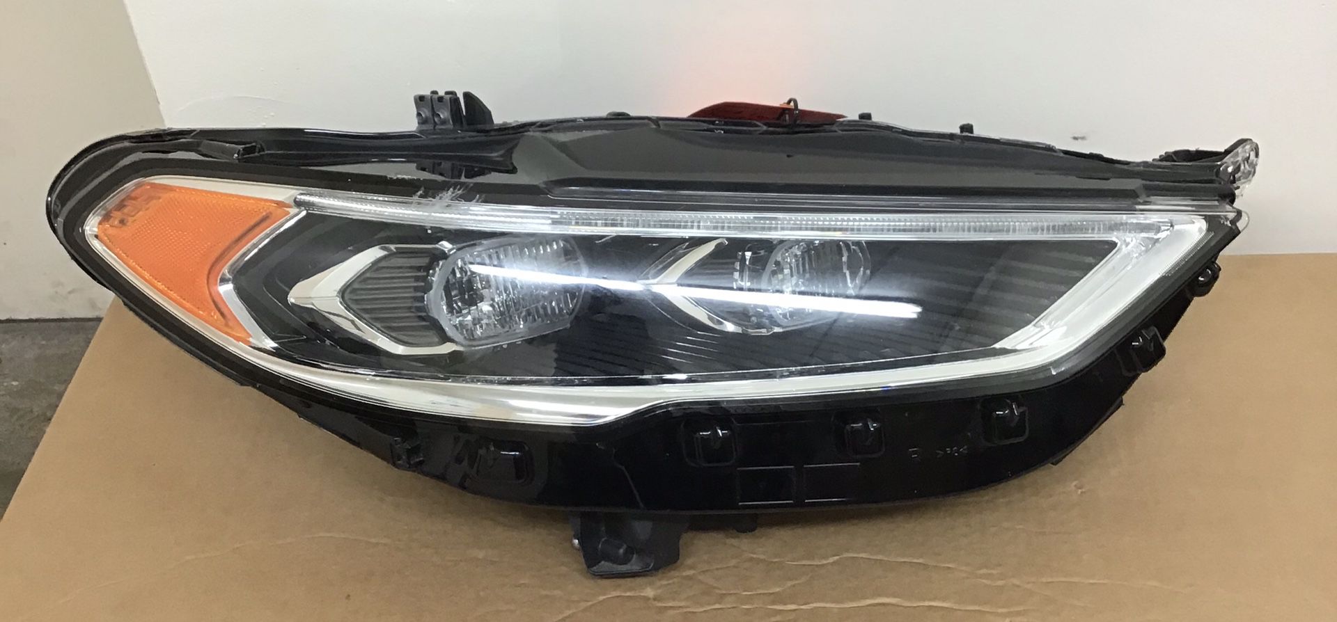 2017 - 2019 OEM FORD FUSION RIGHT HEADLIGHT