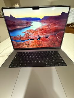 MacBook Pro M1 Pro 16” w/Case, Carrying Sleeve, Extended Charger
