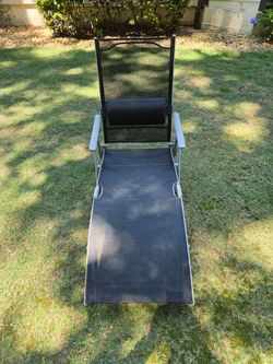 Outdoor chiase lounge chairs