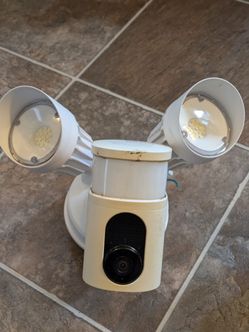 Eufy Floodlight Security Camera 2K
Model T8422