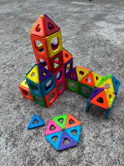 Magnetic Tile Set 68 Colorful Triangles and Squares