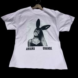 Ariana Grande Dangerous Woman Tour Graphic Tee Sz Large Light Pink Made In USA