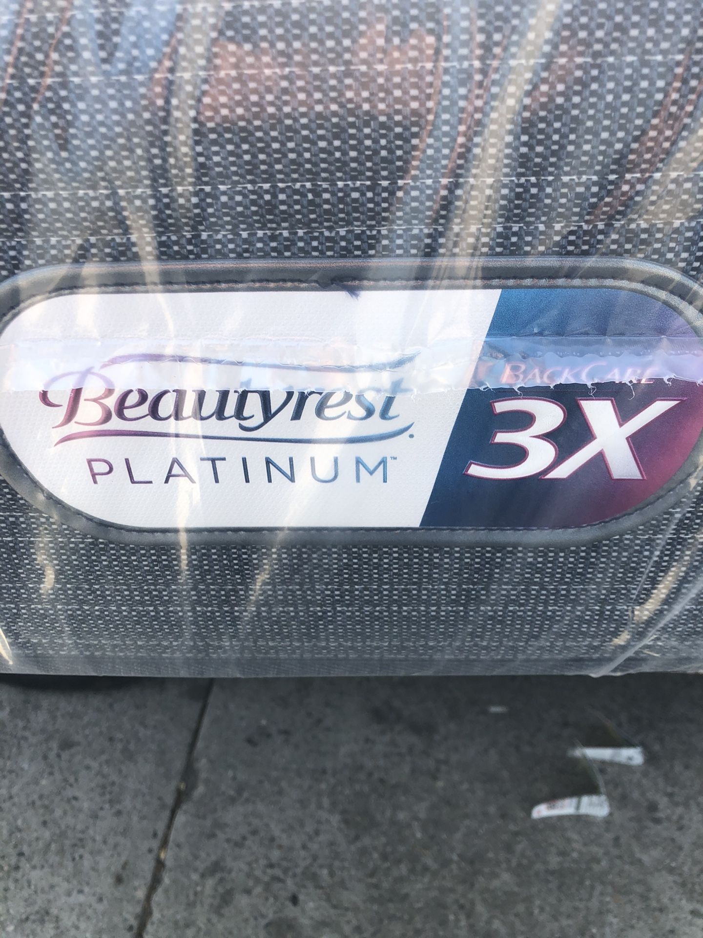 Queen size mattress Beutyrest platinum 3x